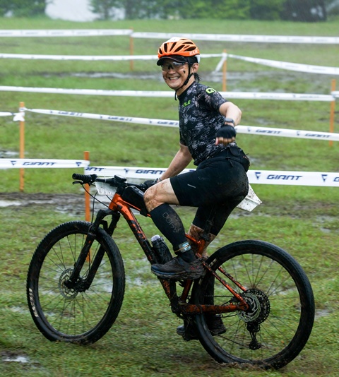 挑戦を支える評価と、自分を研ぎ澄ませる環境がある。