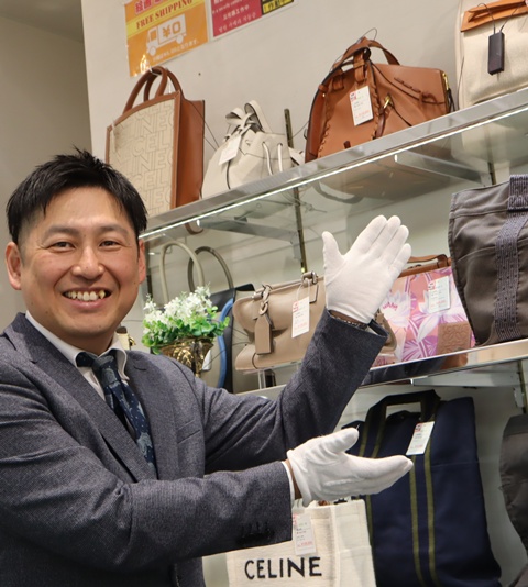 質屋のシステムは人を助けてる。それを実感できるのがやりがい。