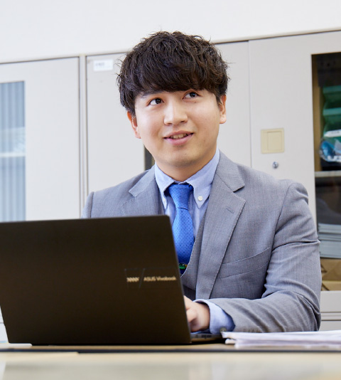 全国を舞台に、 自分を武器に挑み続ける。