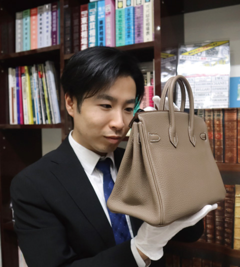 鑑定士・販売員として心掛けていることは何ですか？