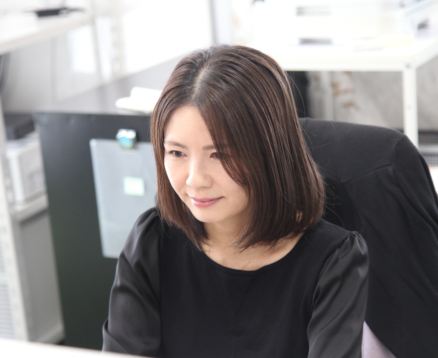 本社事務 I.K